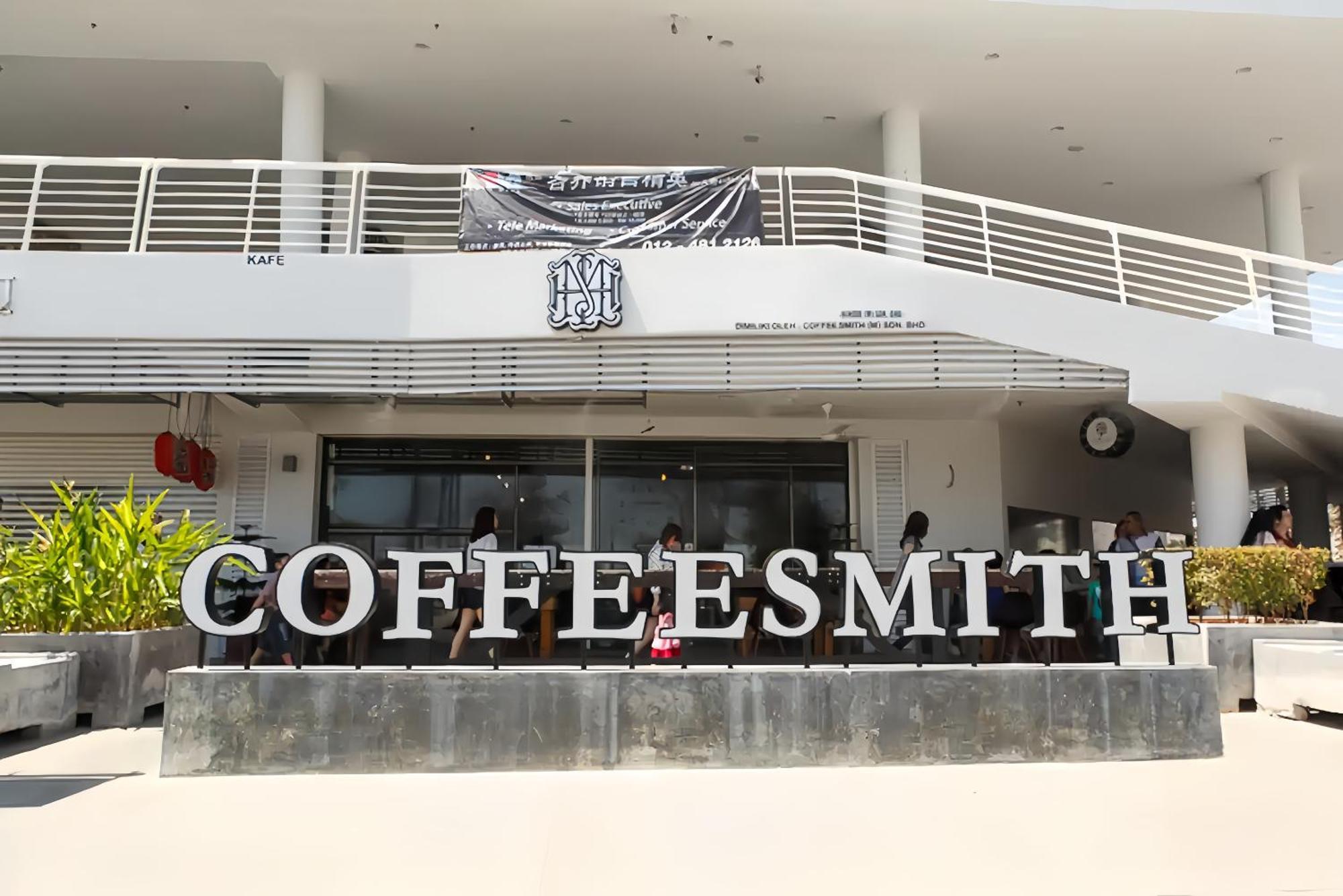 Maritime Seaview Suites Penang George Town  Kültér fotó