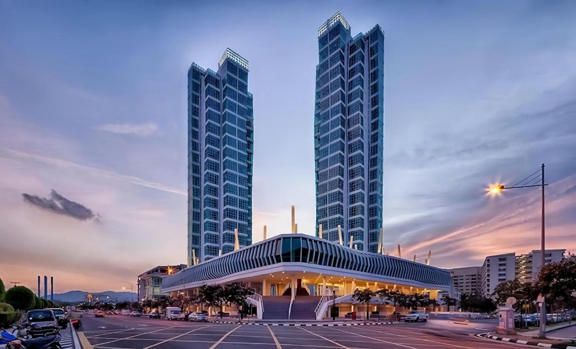 Maritime Seaview Suites Penang George Town  Kültér fotó