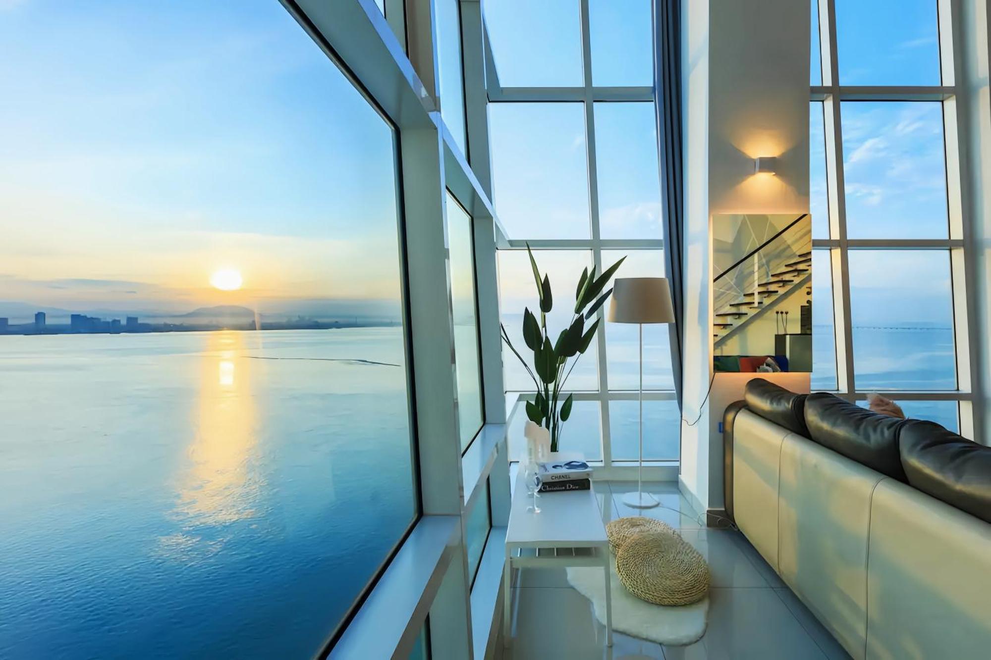 Maritime Seaview Suites Penang George Town  Kültér fotó