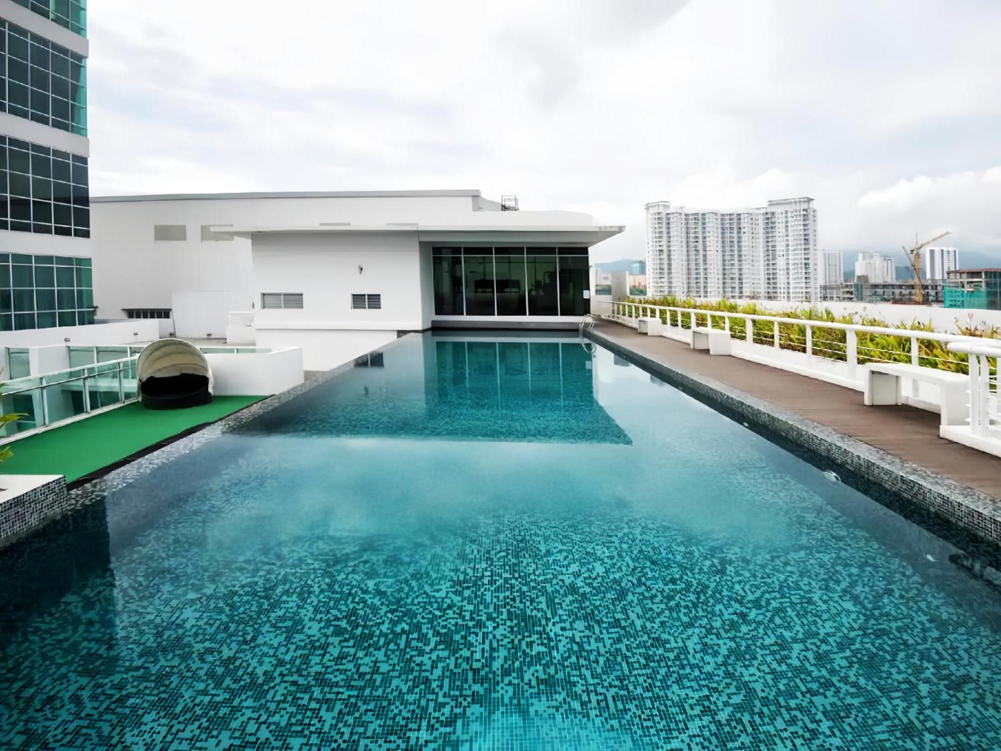 Maritime Seaview Suites Penang George Town  Kültér fotó