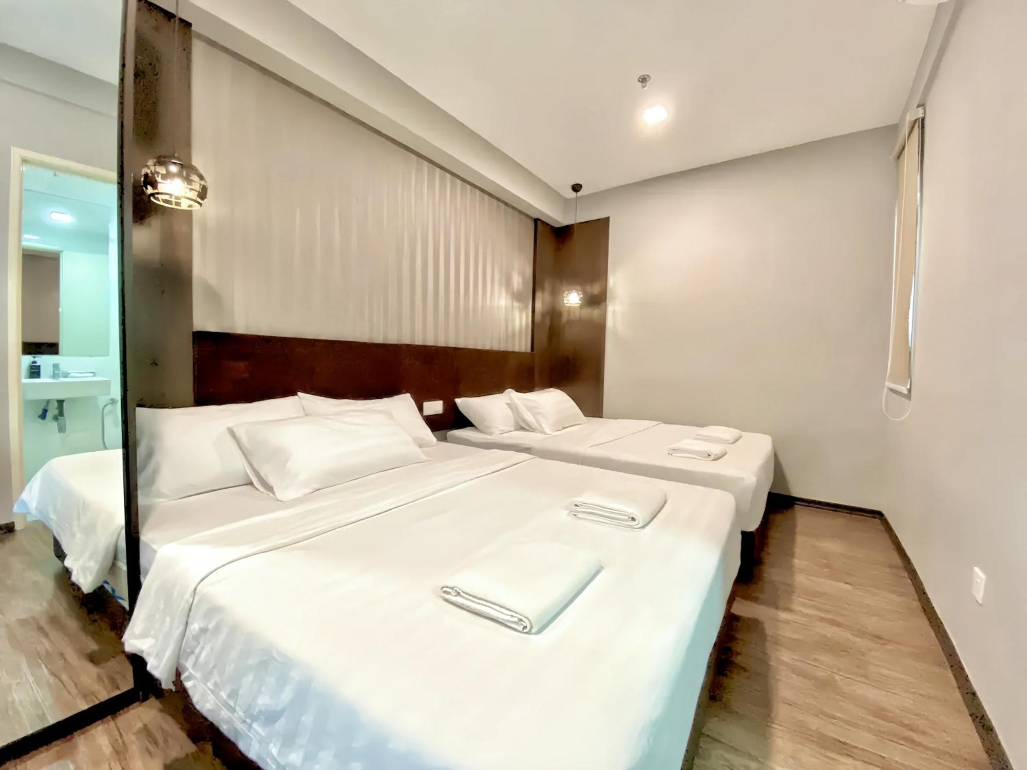 Maritime Seaview Suites Penang George Town  Kültér fotó