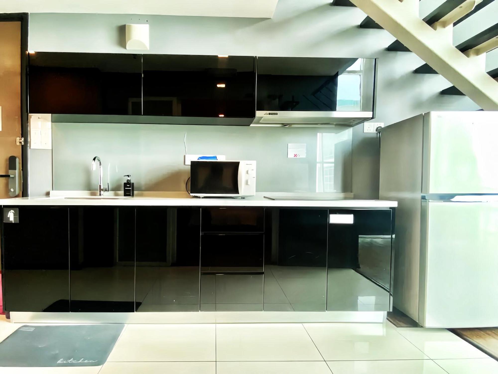 Maritime Seaview Suites Penang George Town  Kültér fotó