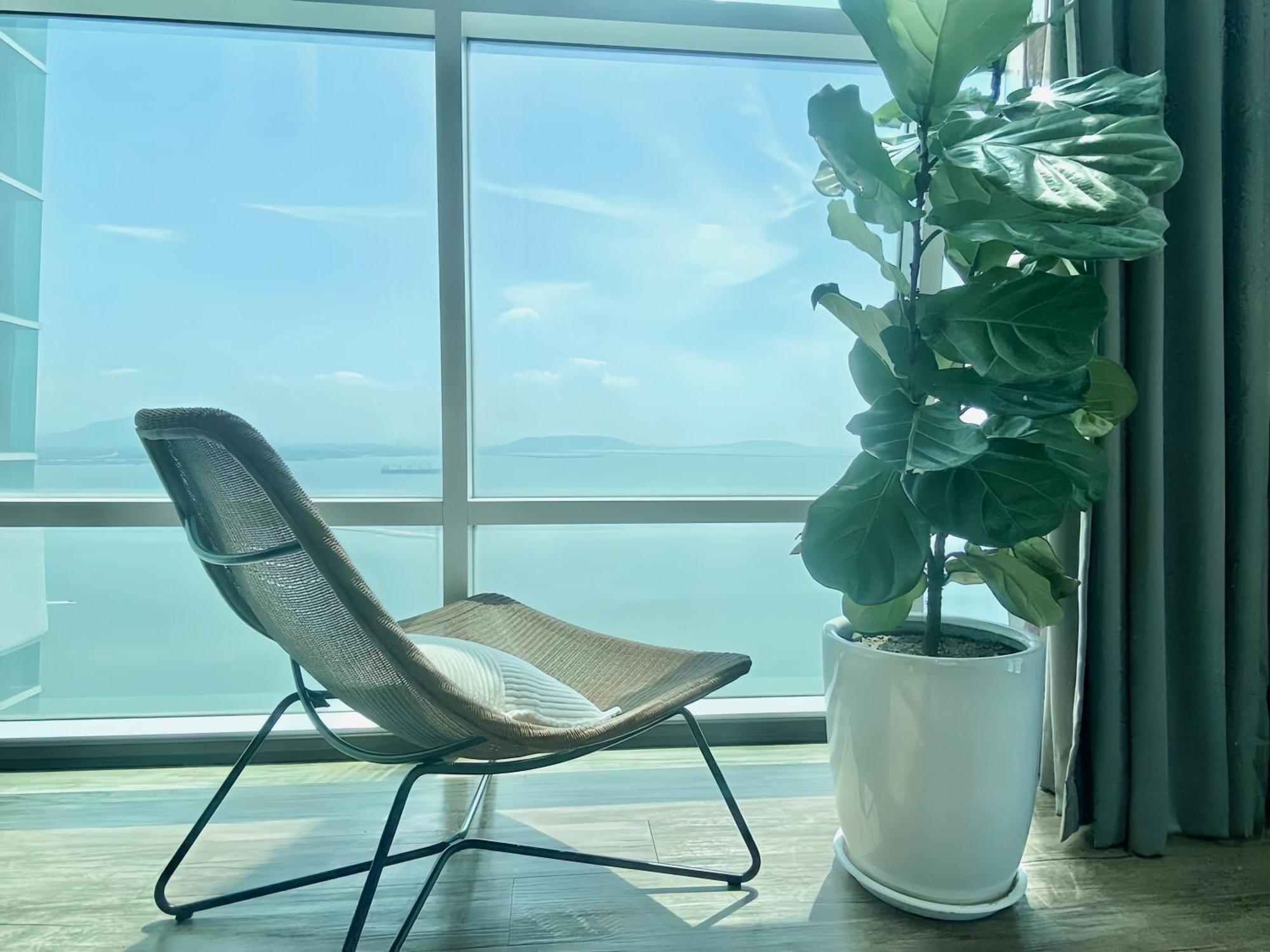 Maritime Seaview Suites Penang George Town  Kültér fotó