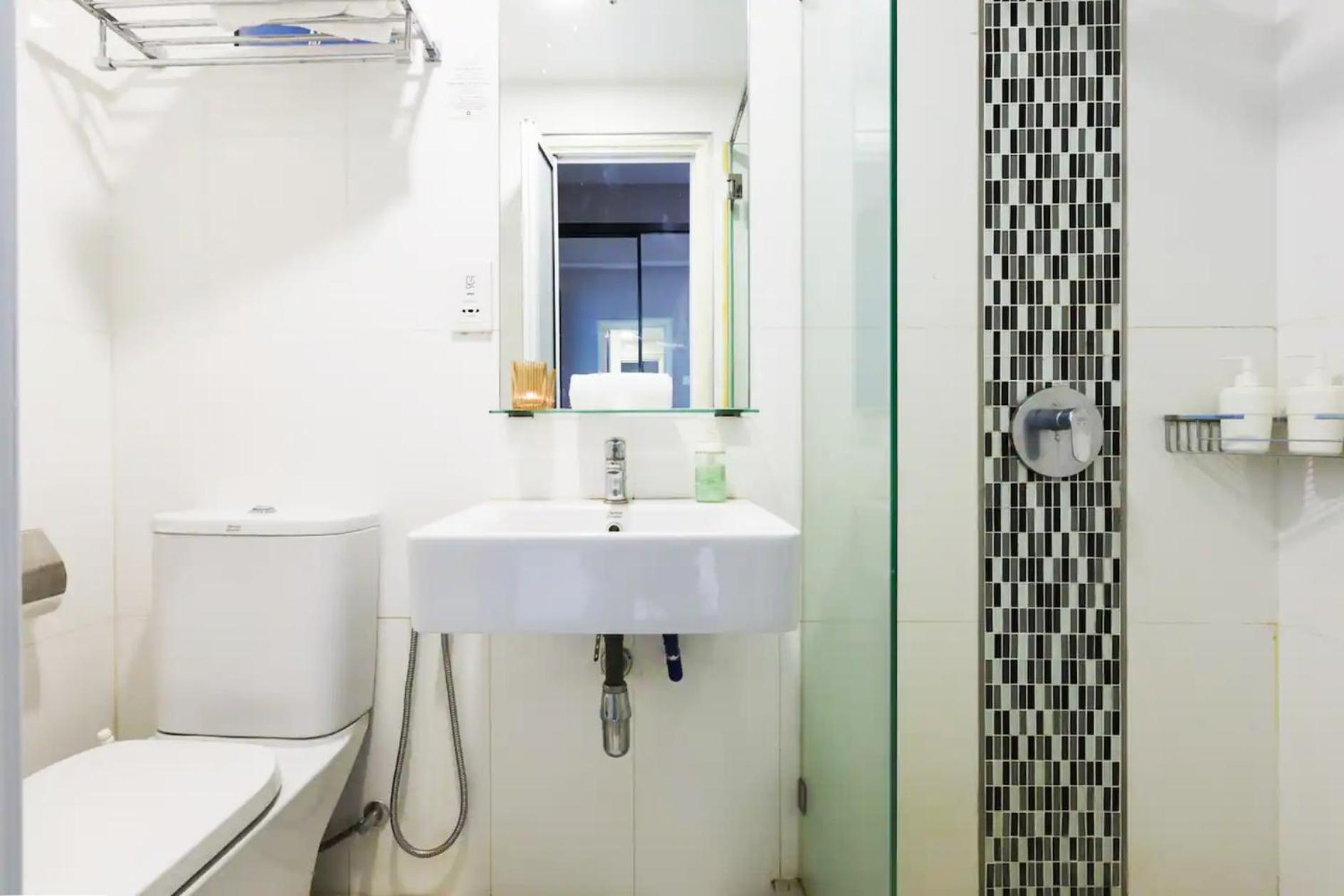 Maritime Seaview Suites Penang George Town  Kültér fotó